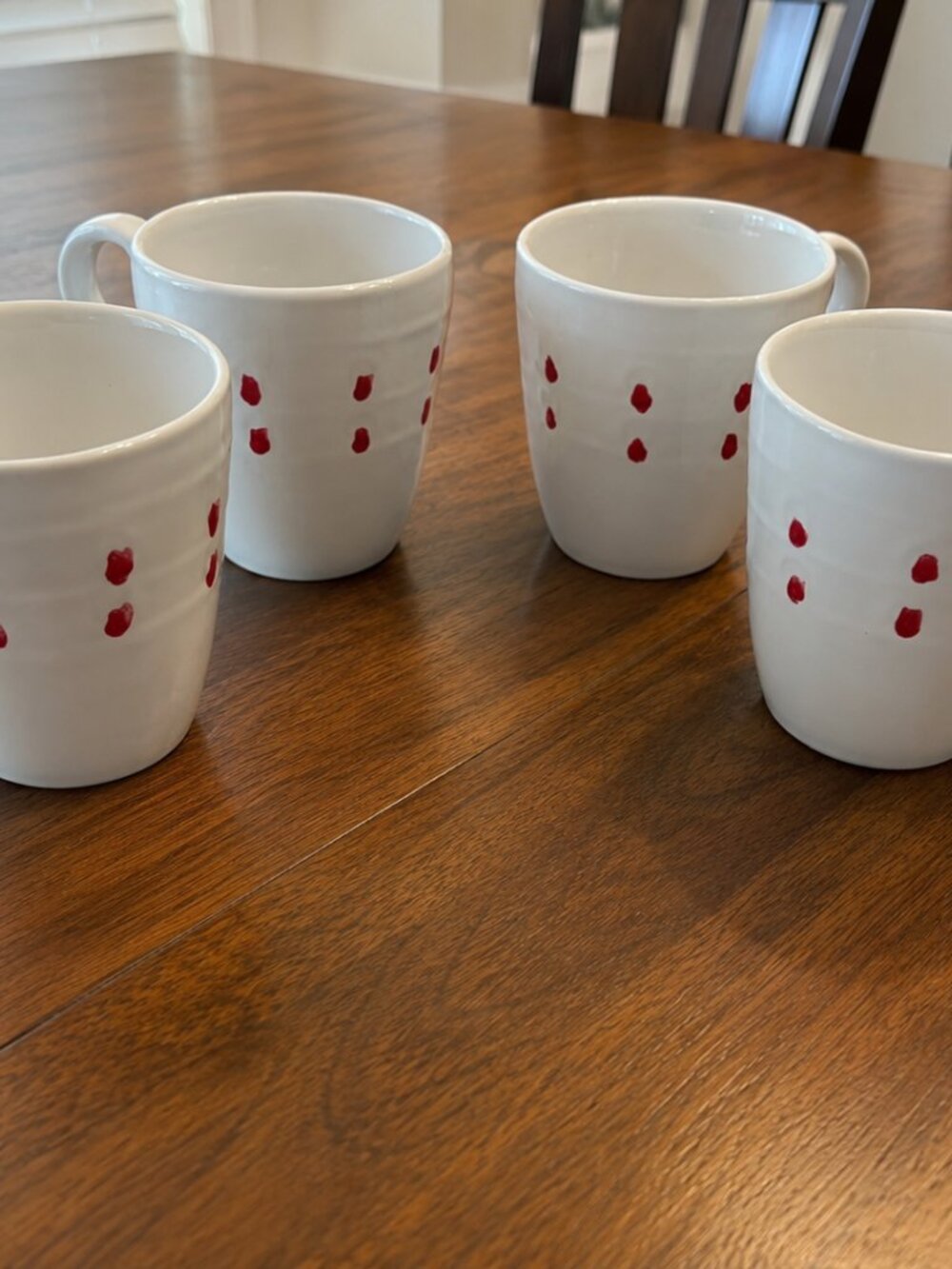 Vietri Hand Painted In Italy Four Mugs "Medici Red" NWT White Red ret. $51 each